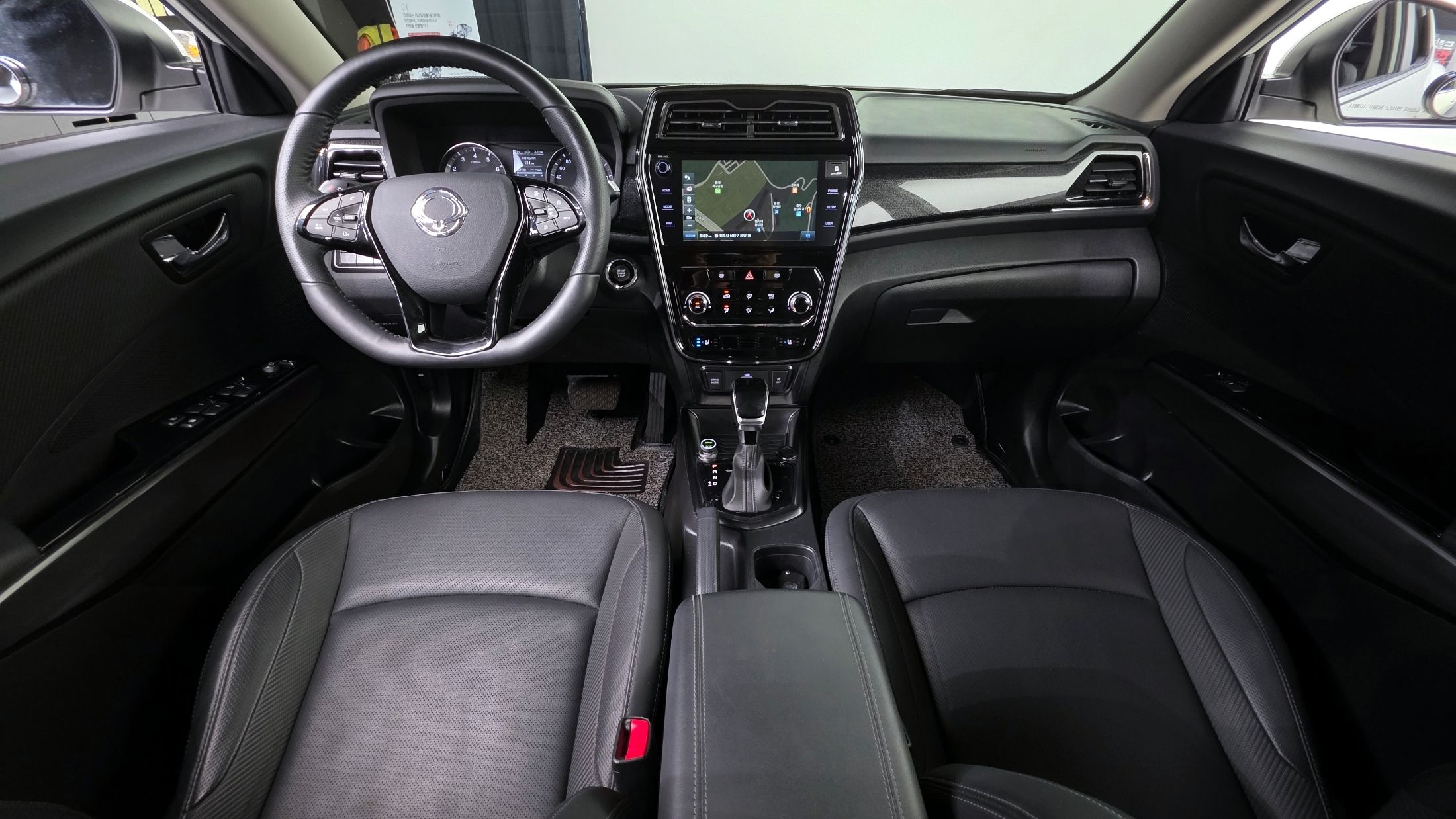 SSANGYONG TIVOLI VERY NEW 2020
