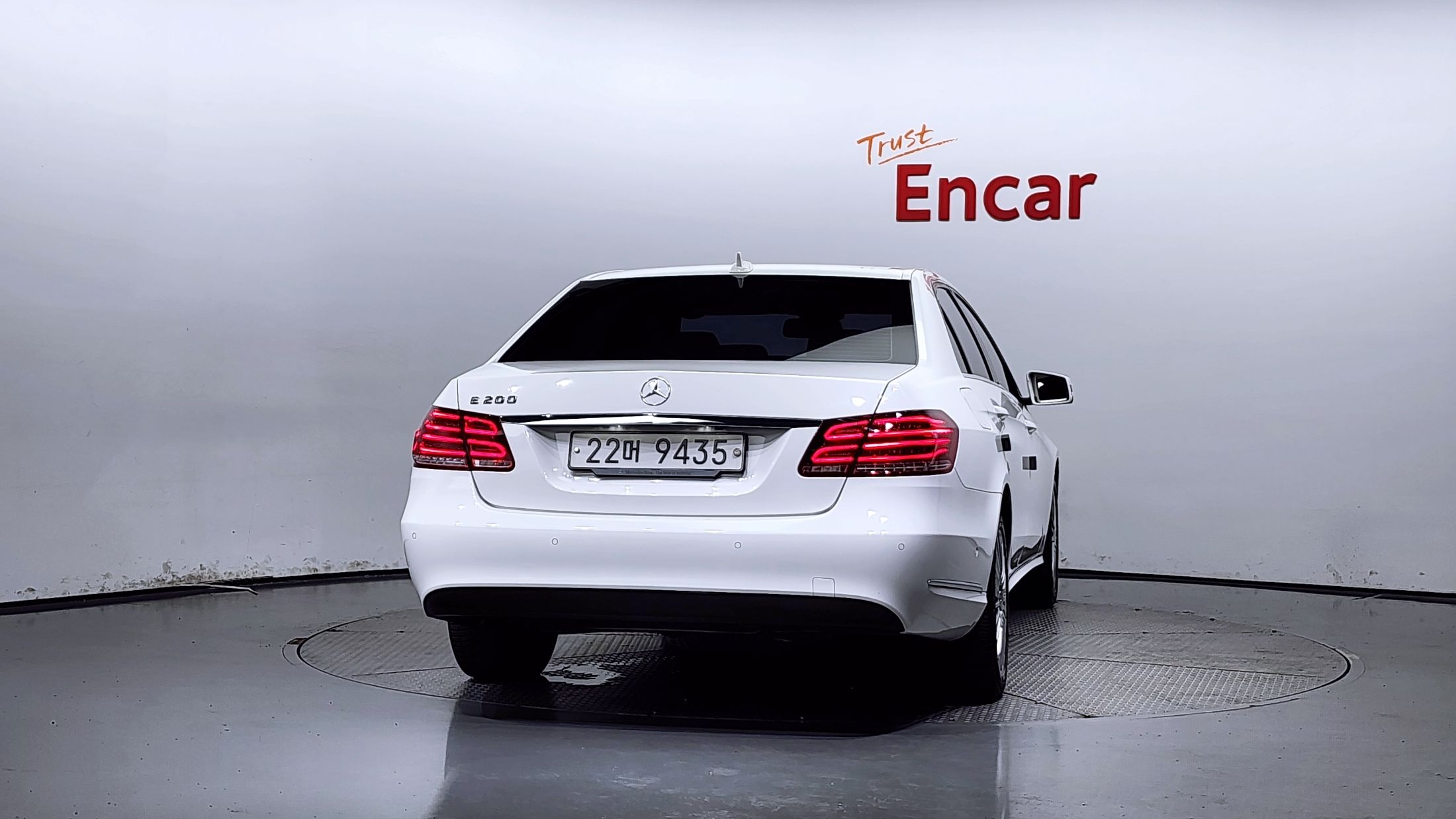 MERCEDES BENZ E-CLASS W212 2013