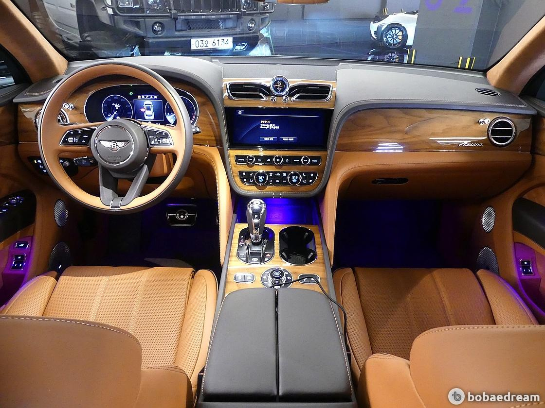 BENTLEY BENTAYGA 2023