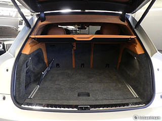 BENTLEY BENTAYGA 2023