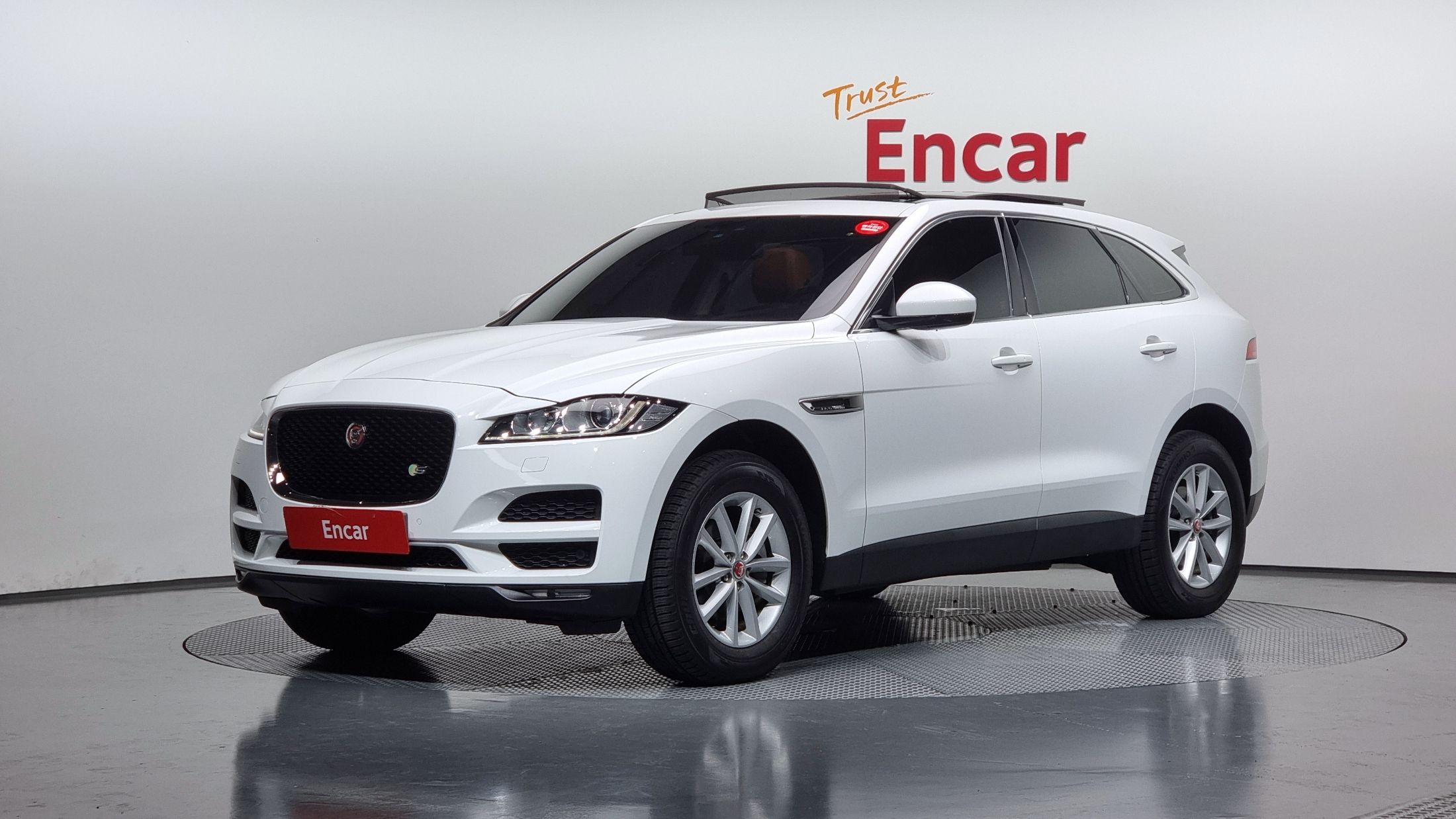 JAGUAR F-PACE