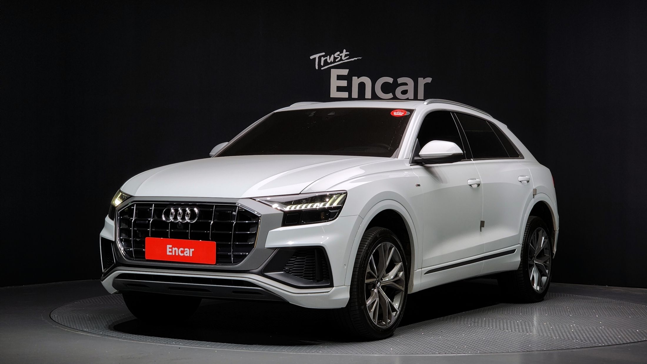 AUDI Q8 4M
