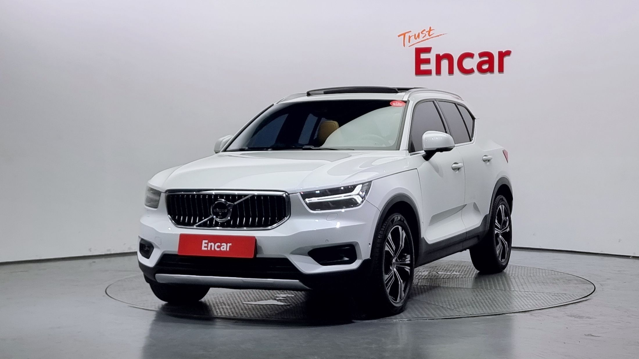 VOLVO XC40 2020