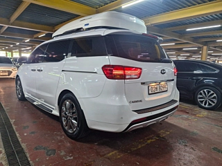 KIA CARNIVAL 2018
