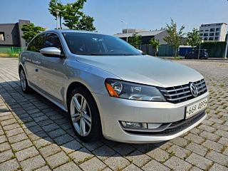 VOLKSWAGEN PASSAT  2013