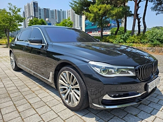 BMW 7-SERIES G11 2016