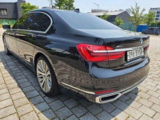 BMW 7-SERIES G11 2016