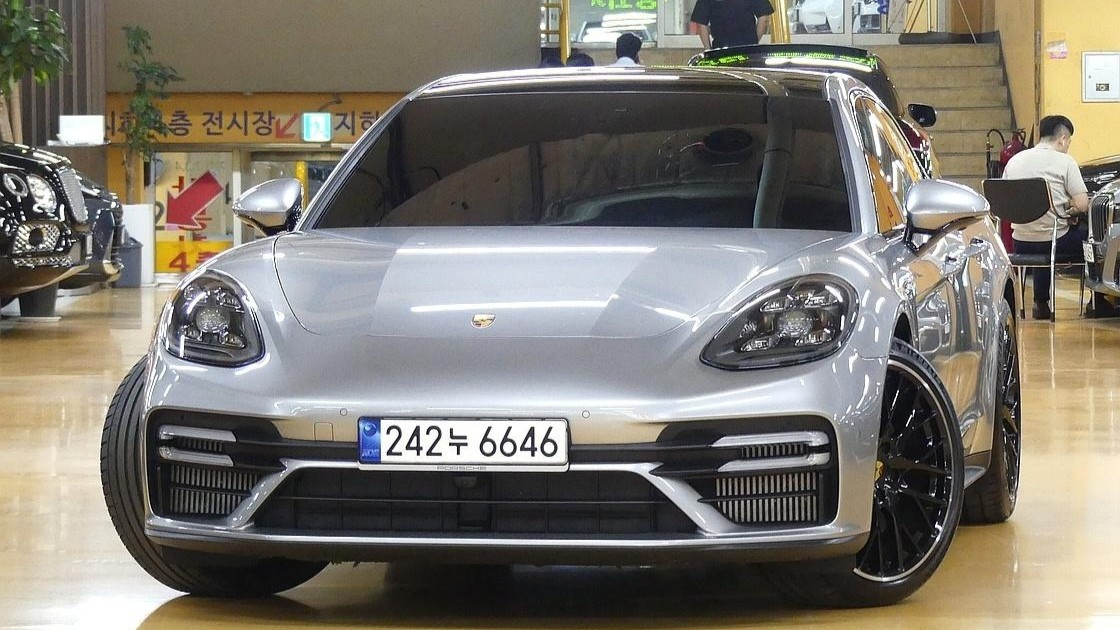 PORSCHE PANAMERA 971