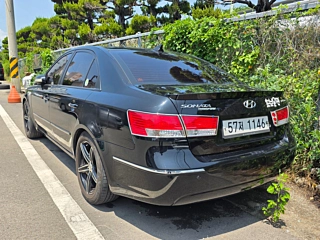 HYUNDAI NF SONATA TRANSFORM 2009