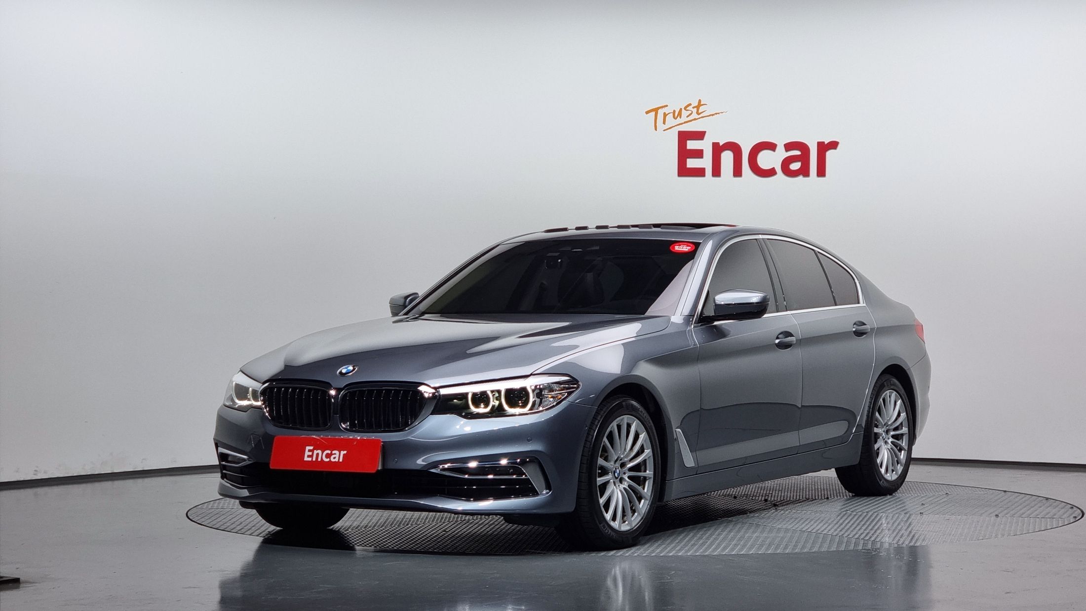 BMW 5-SERIES G30 2019