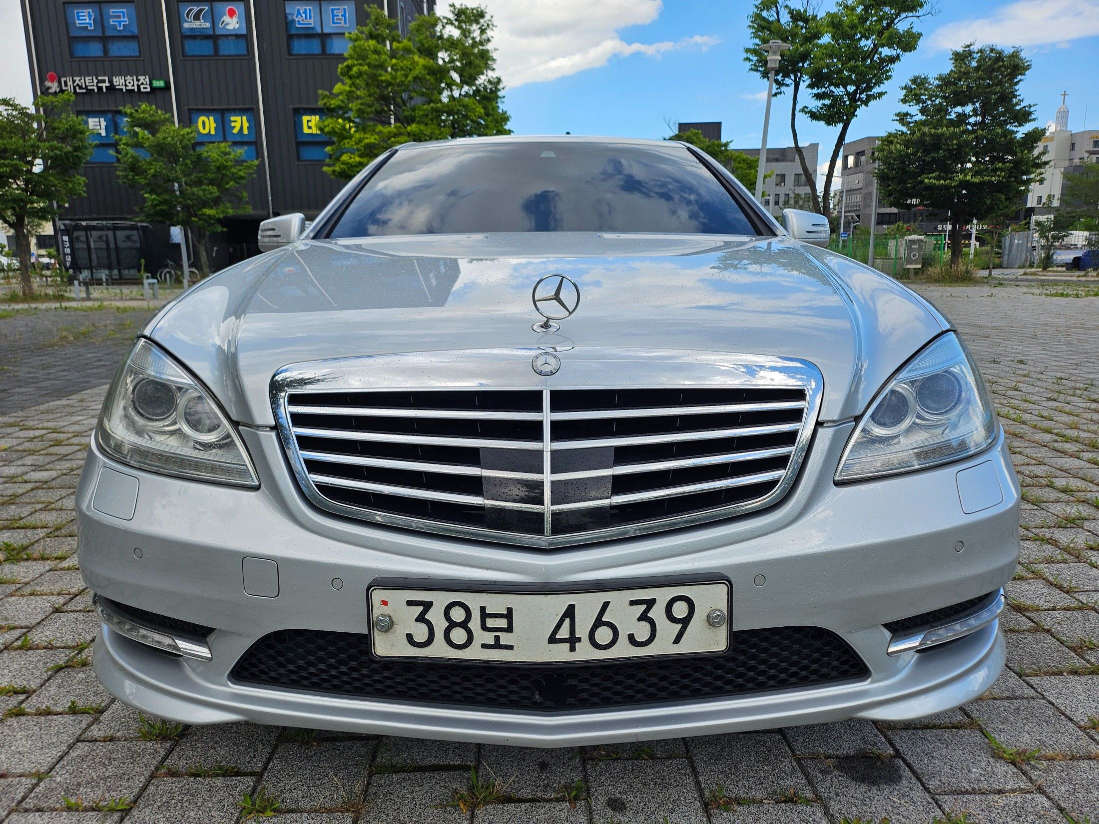 MERCEDES BENZ S-CLASS W221 2011
