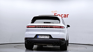 PORSCHE CAYENNE PO536 2024