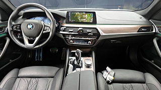 BMW 5-SERIES G30 2017