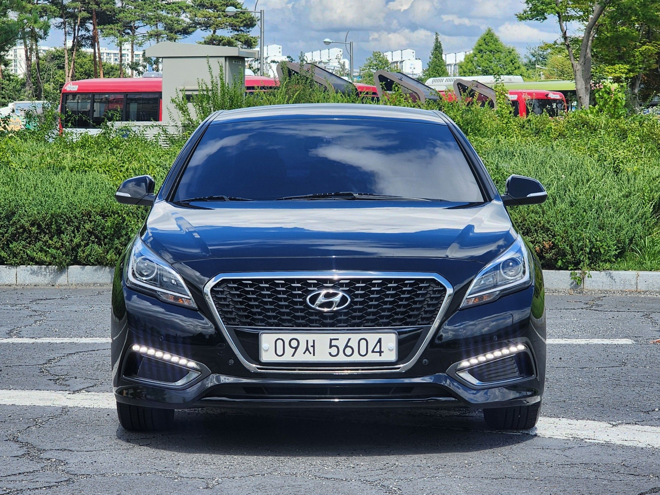 HYUNDAI LF SONATA HYBRID