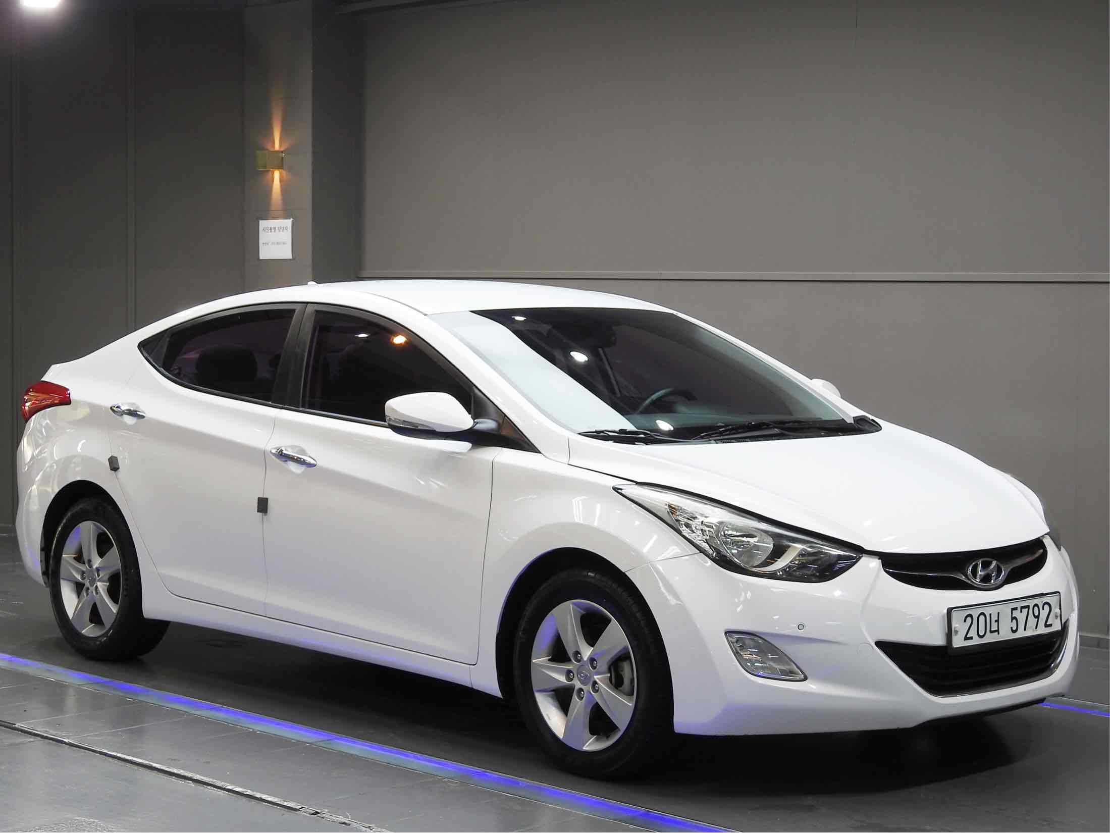 HYUNDAI AVANTE MD 2012