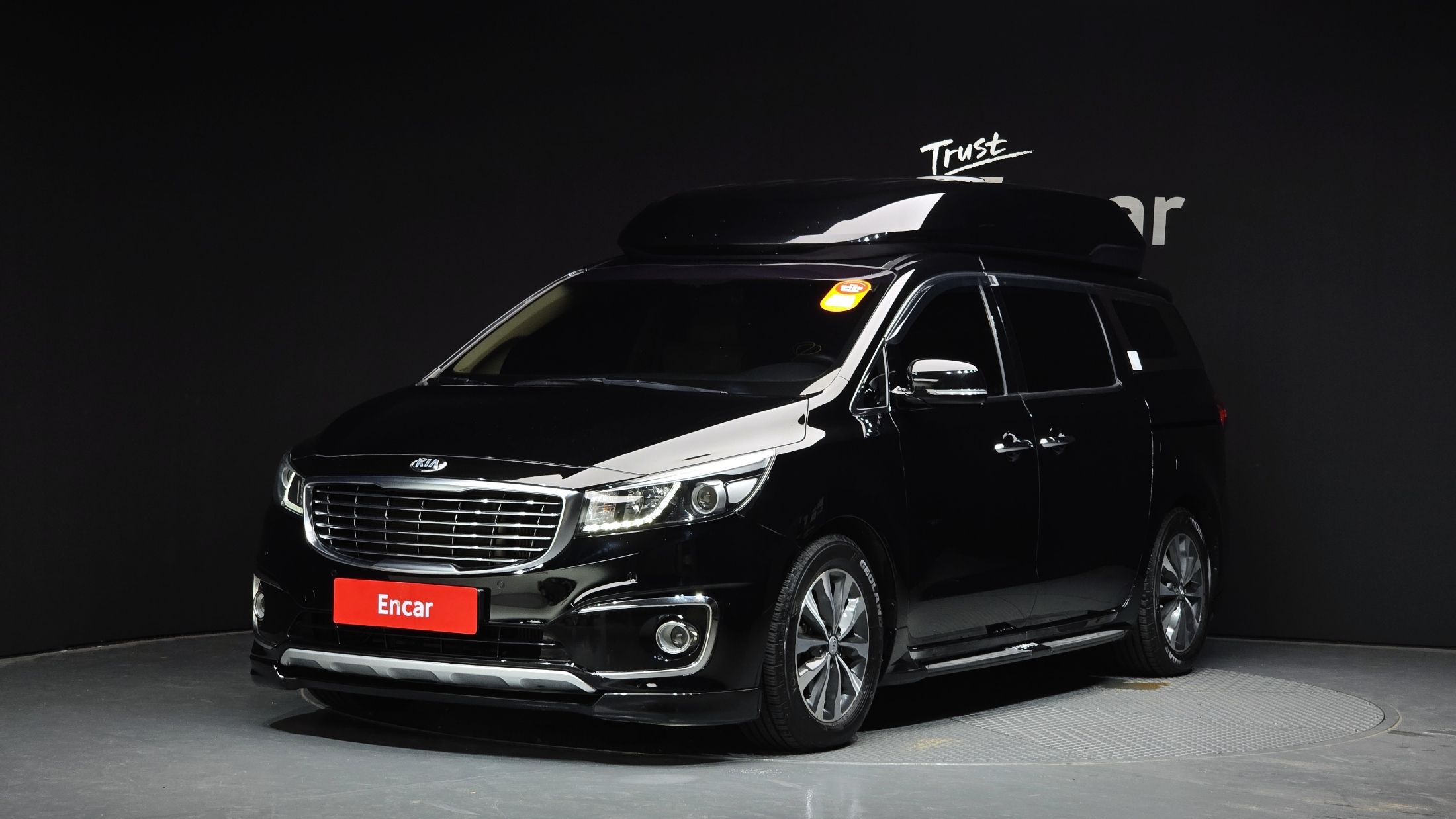 KIA CARNIVAL 2016