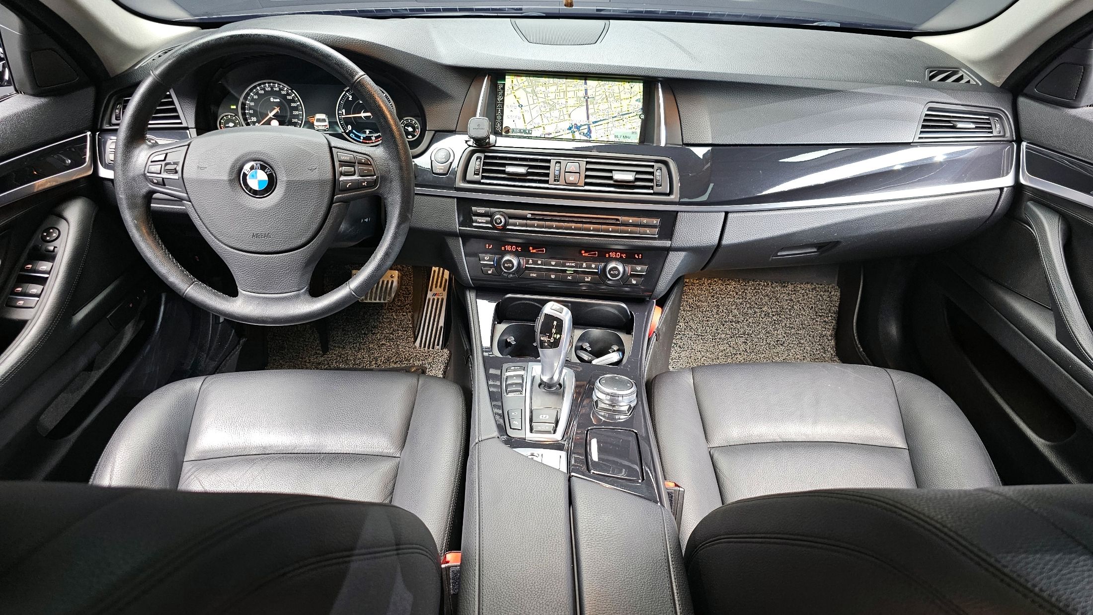 BMW 5-SERIES F10 2016