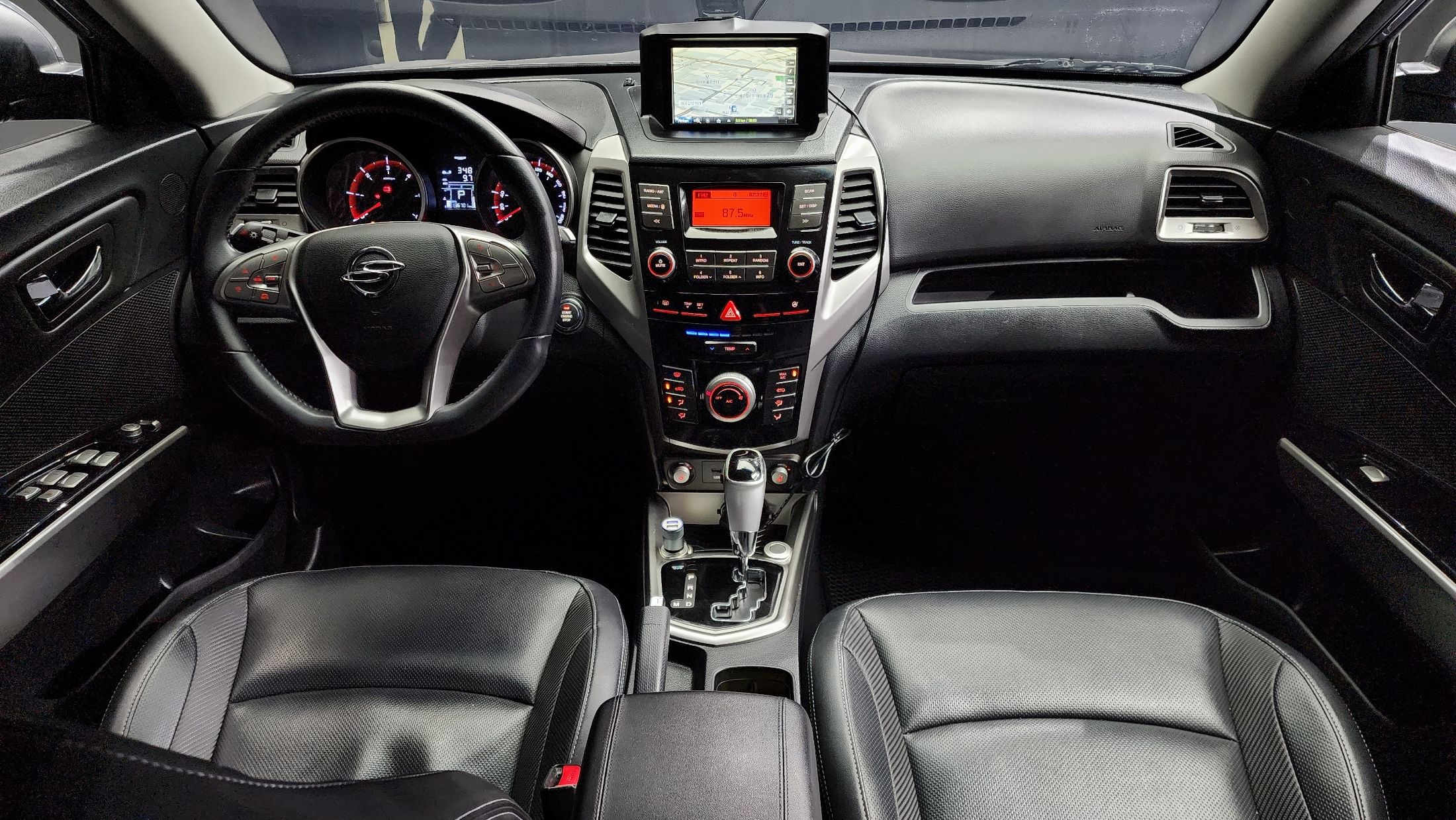 SSANGYONG TIVOLI 2015