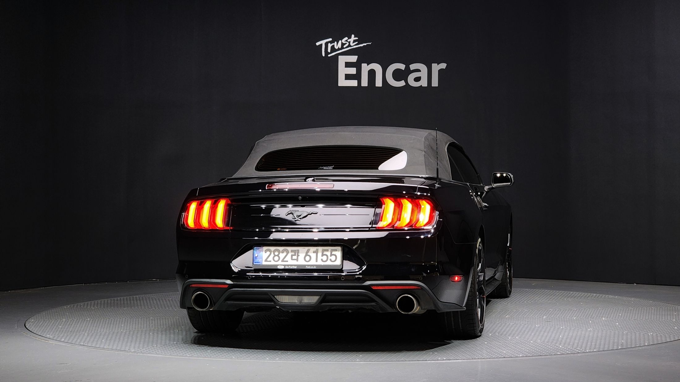 FORD MUSTANG