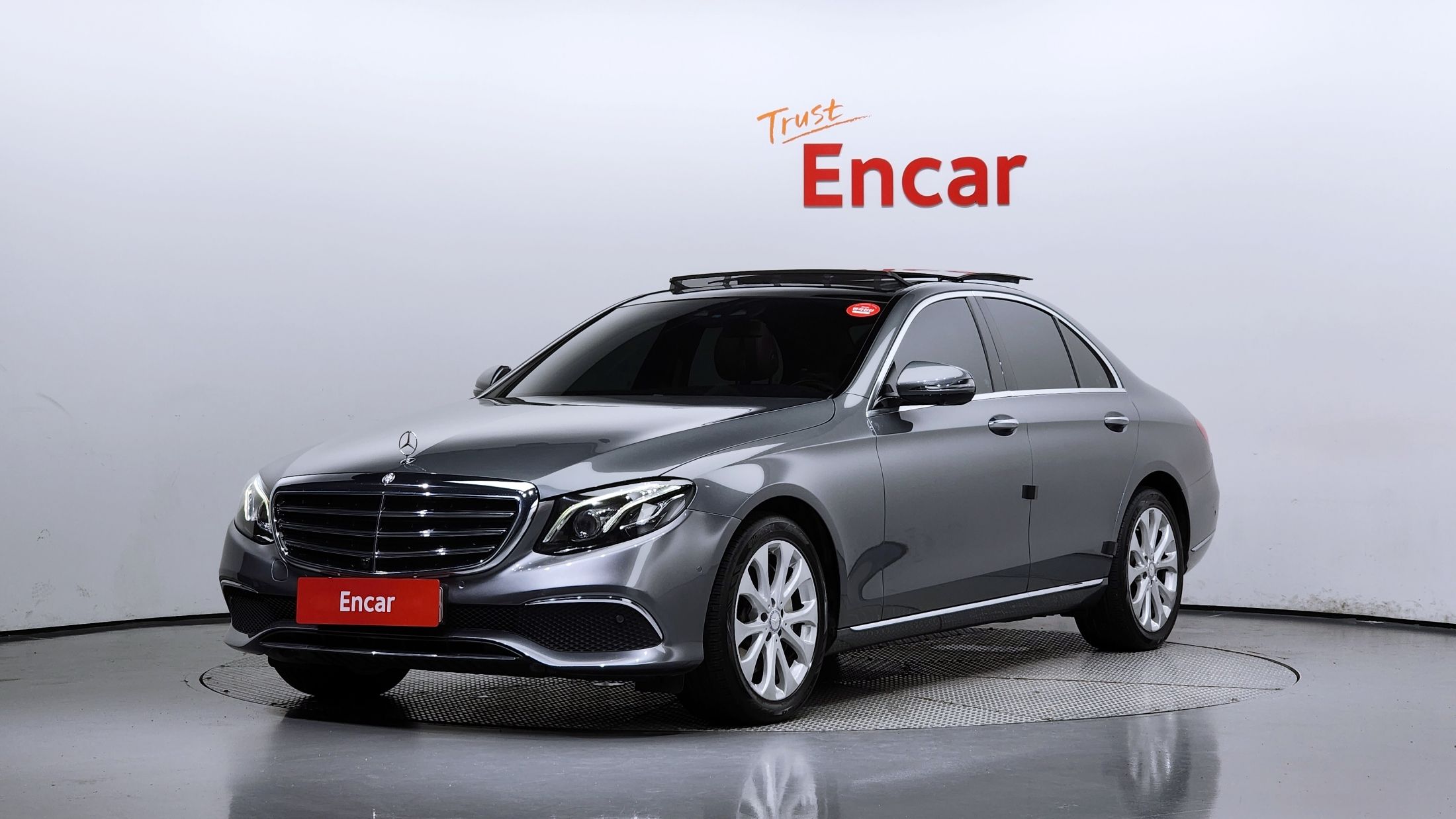 MERCEDES BENZ E-CLASS W213 2017