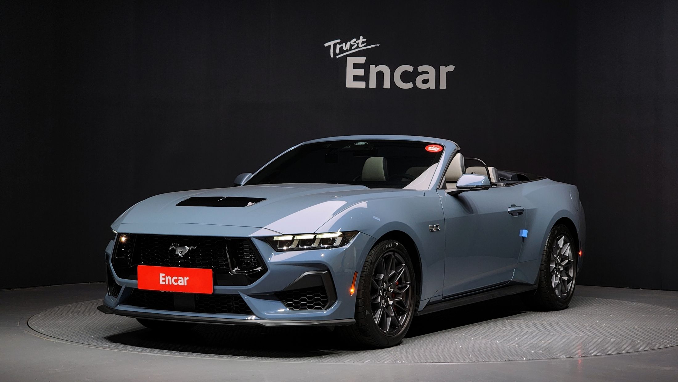 FORD MUSTANG