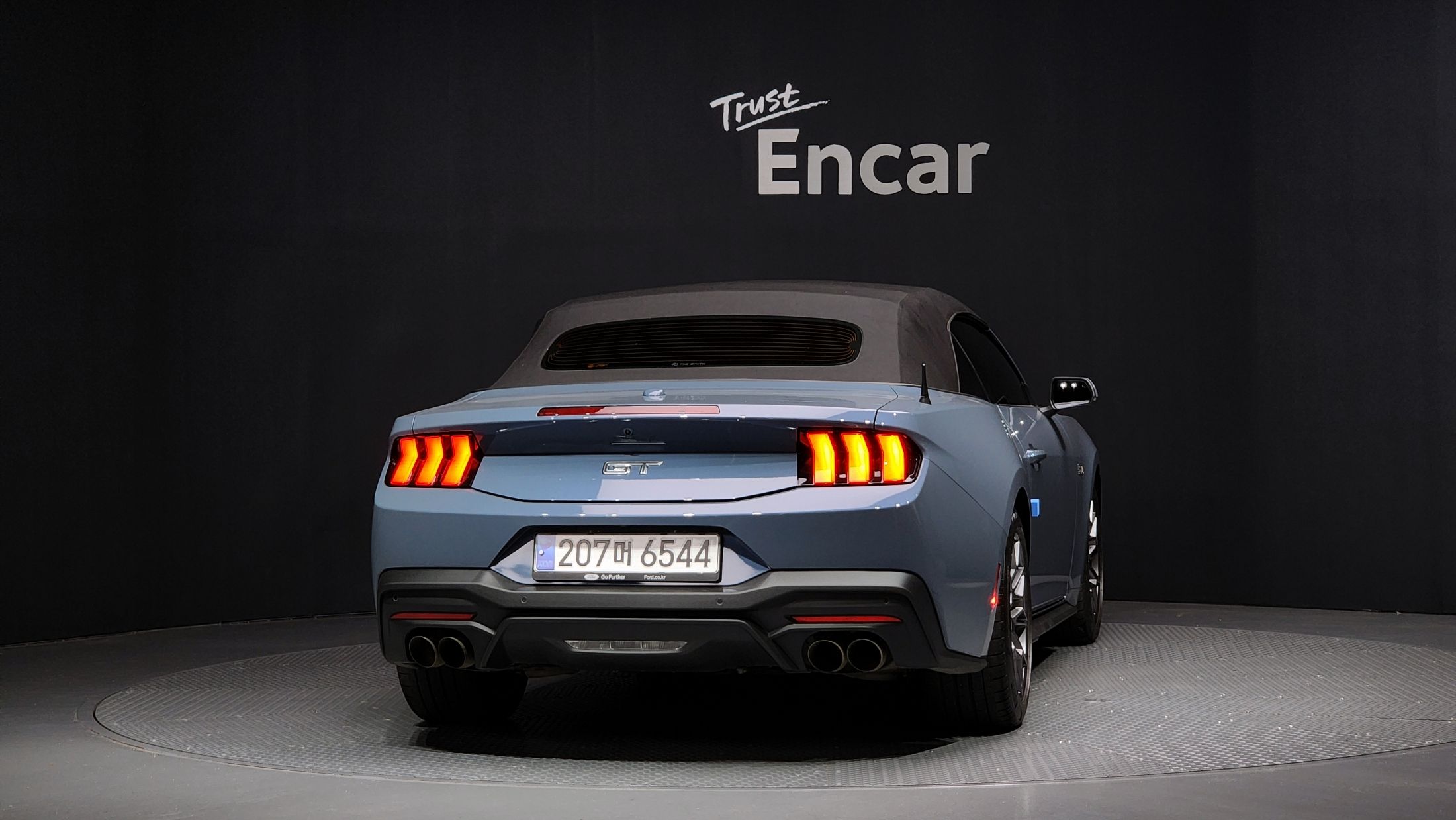 FORD MUSTANG