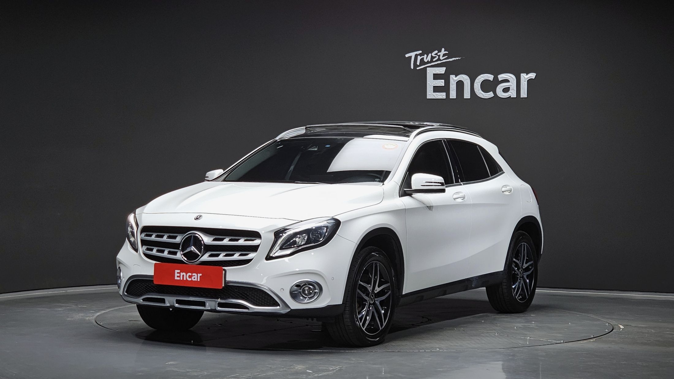 MERCEDES BENZ GLA-CLASS X156 2019