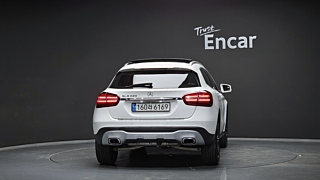 MERCEDES BENZ GLA-CLASS X156 2019