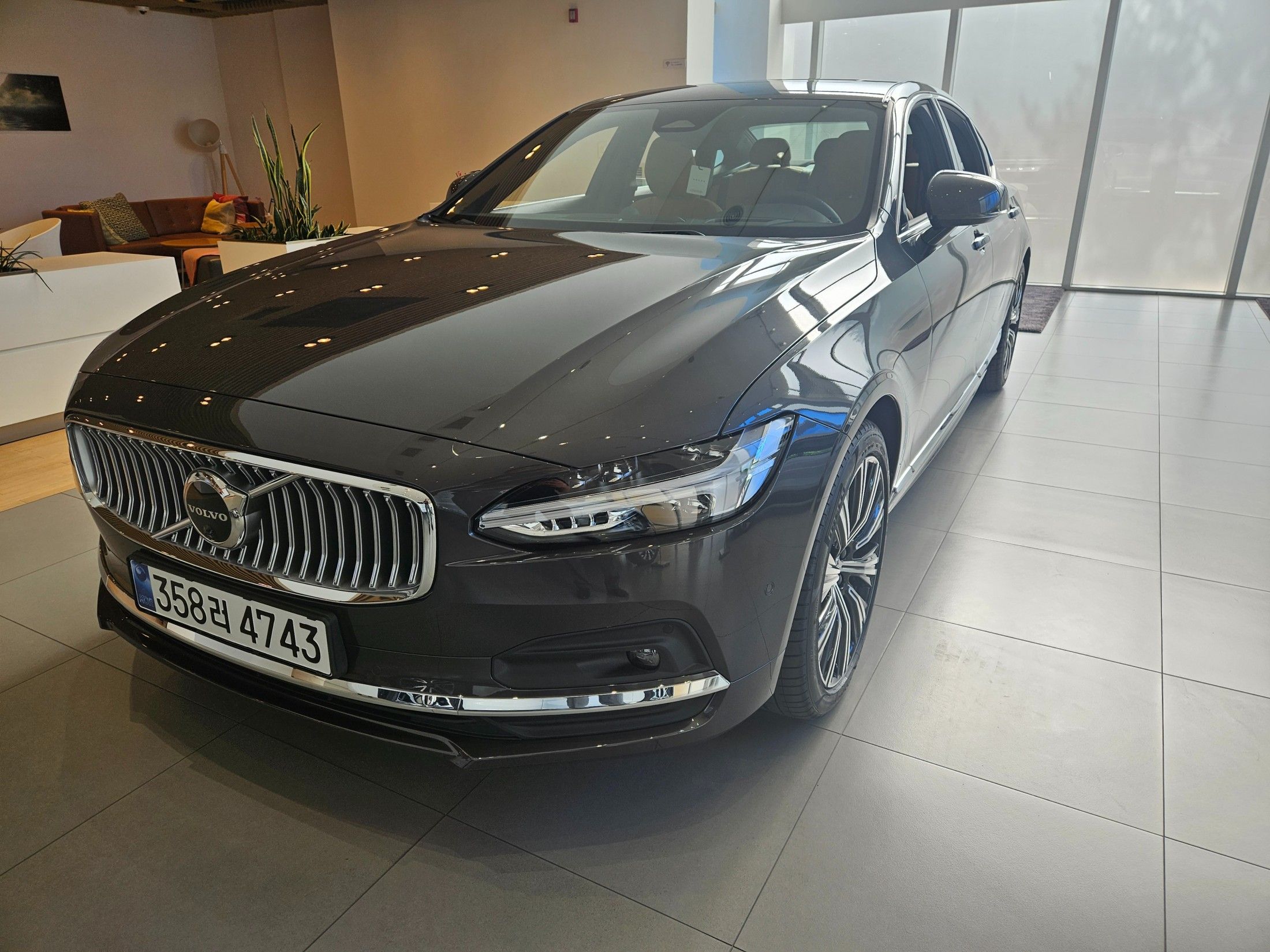 VOLVO S90