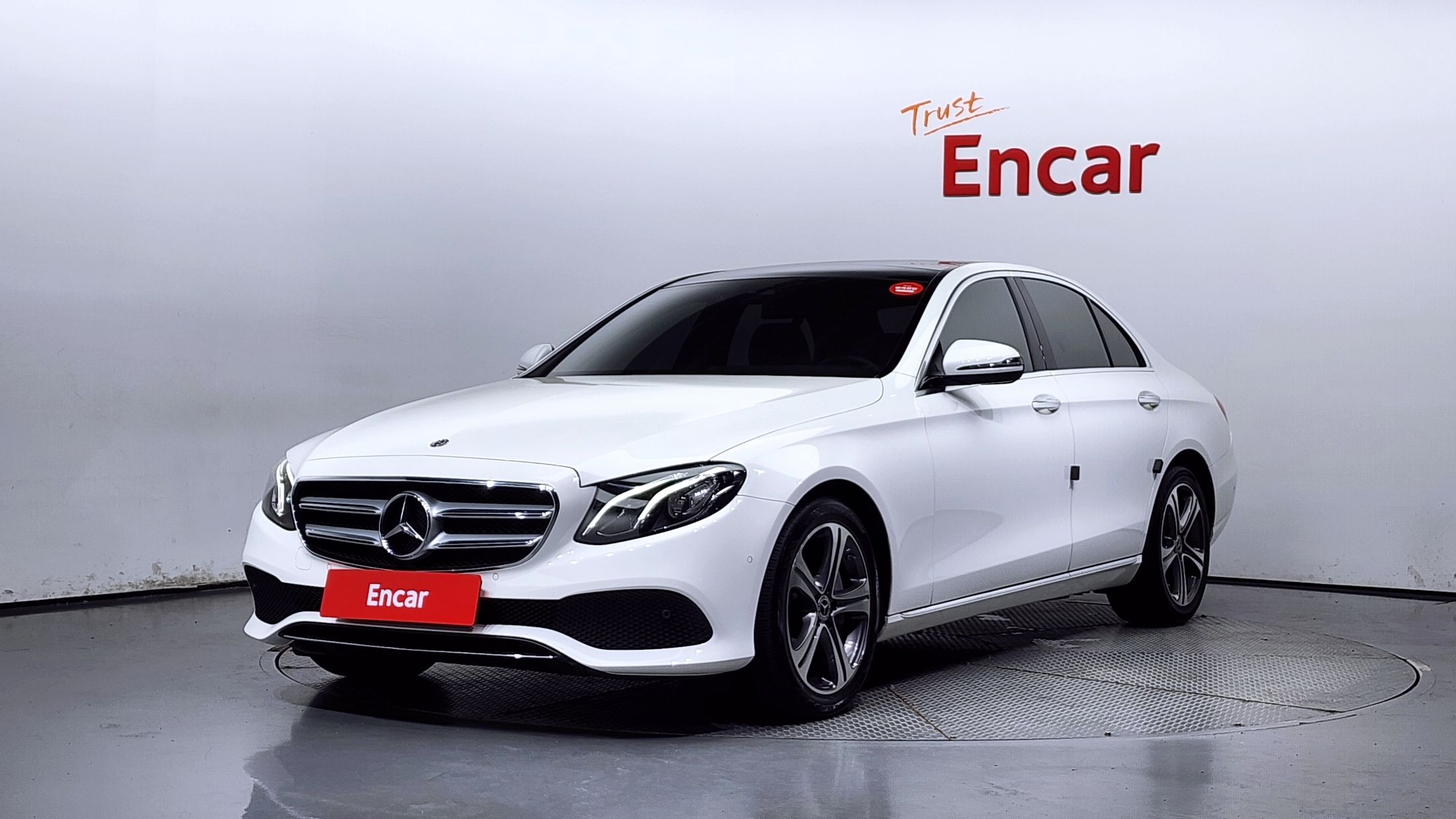 MERCEDES BENZ E-CLASS W213 2019