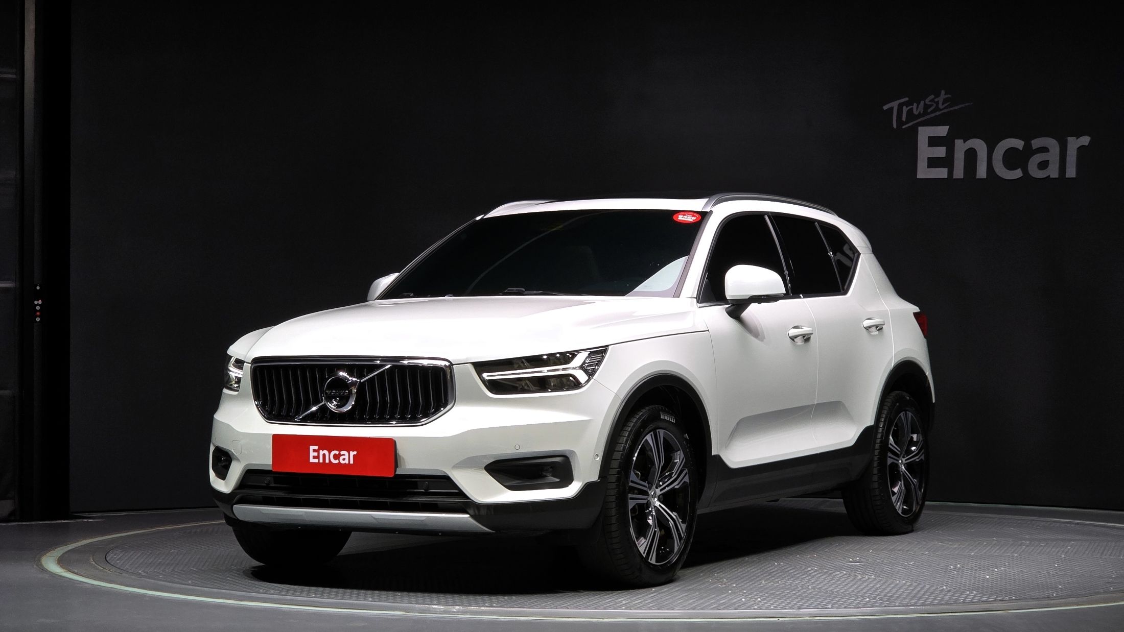 VOLVO XC40 2021