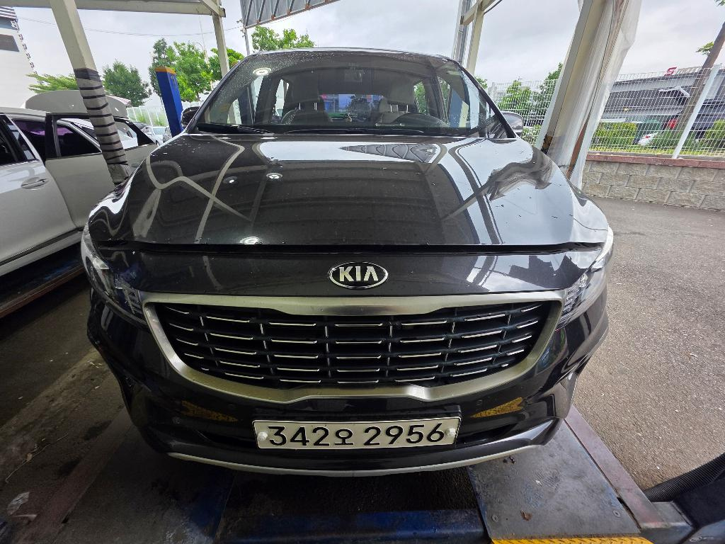KIA CARNIVAL 2018