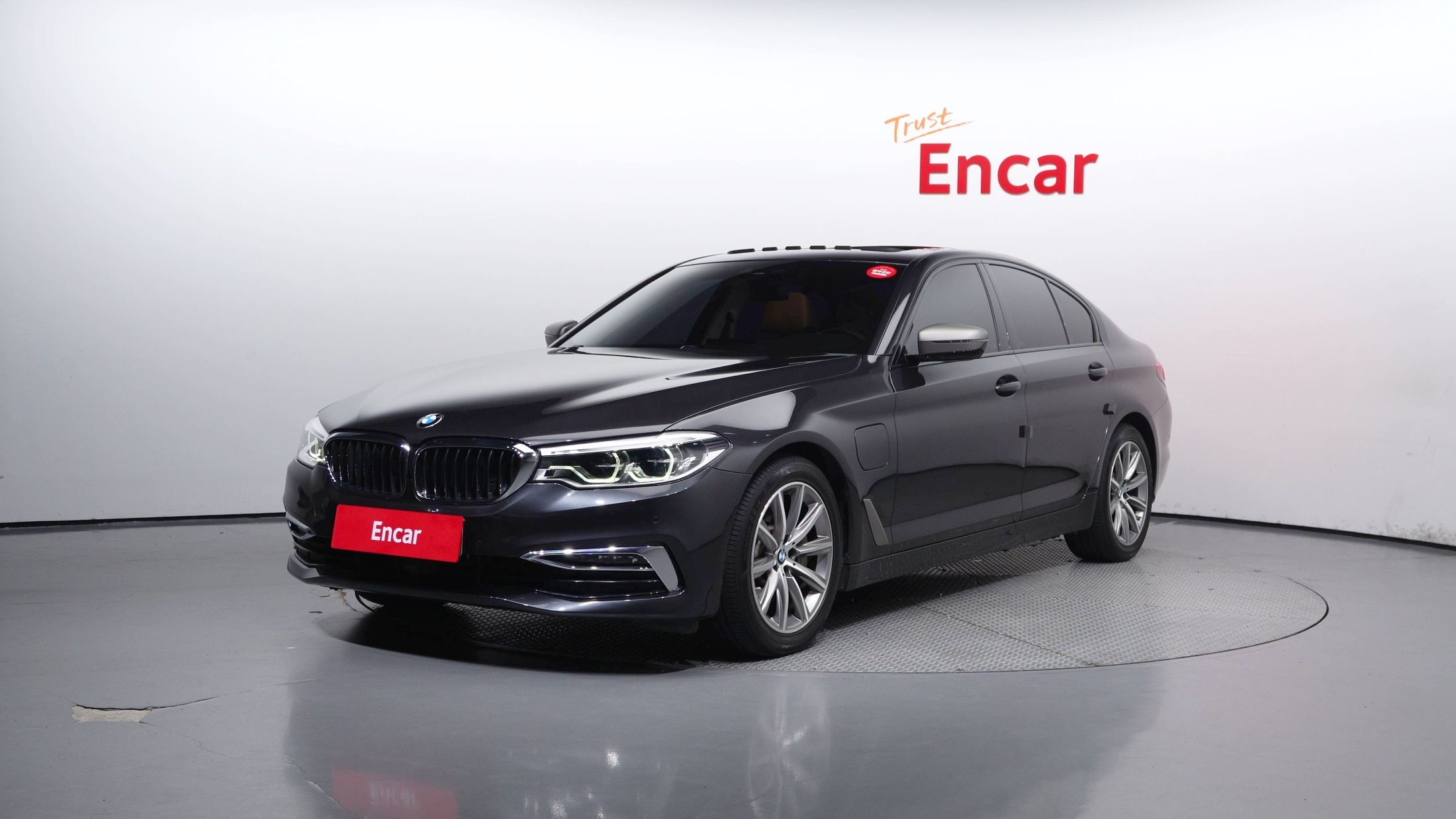 BMW 5-SERIES G30 2019