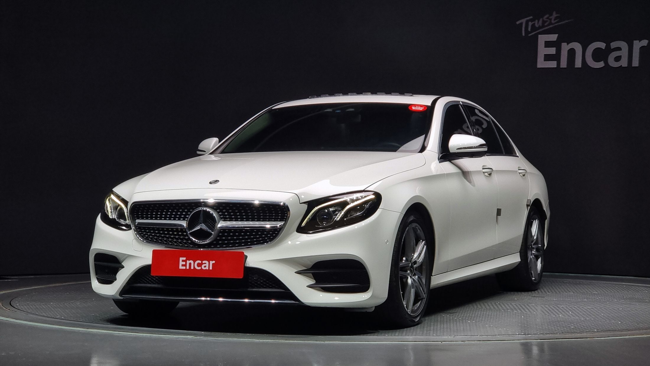MERCEDES BENZ E-CLASS W213 2019