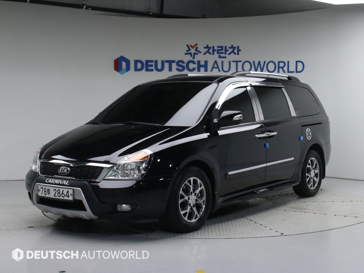 KIA CARNIVAL R 2013