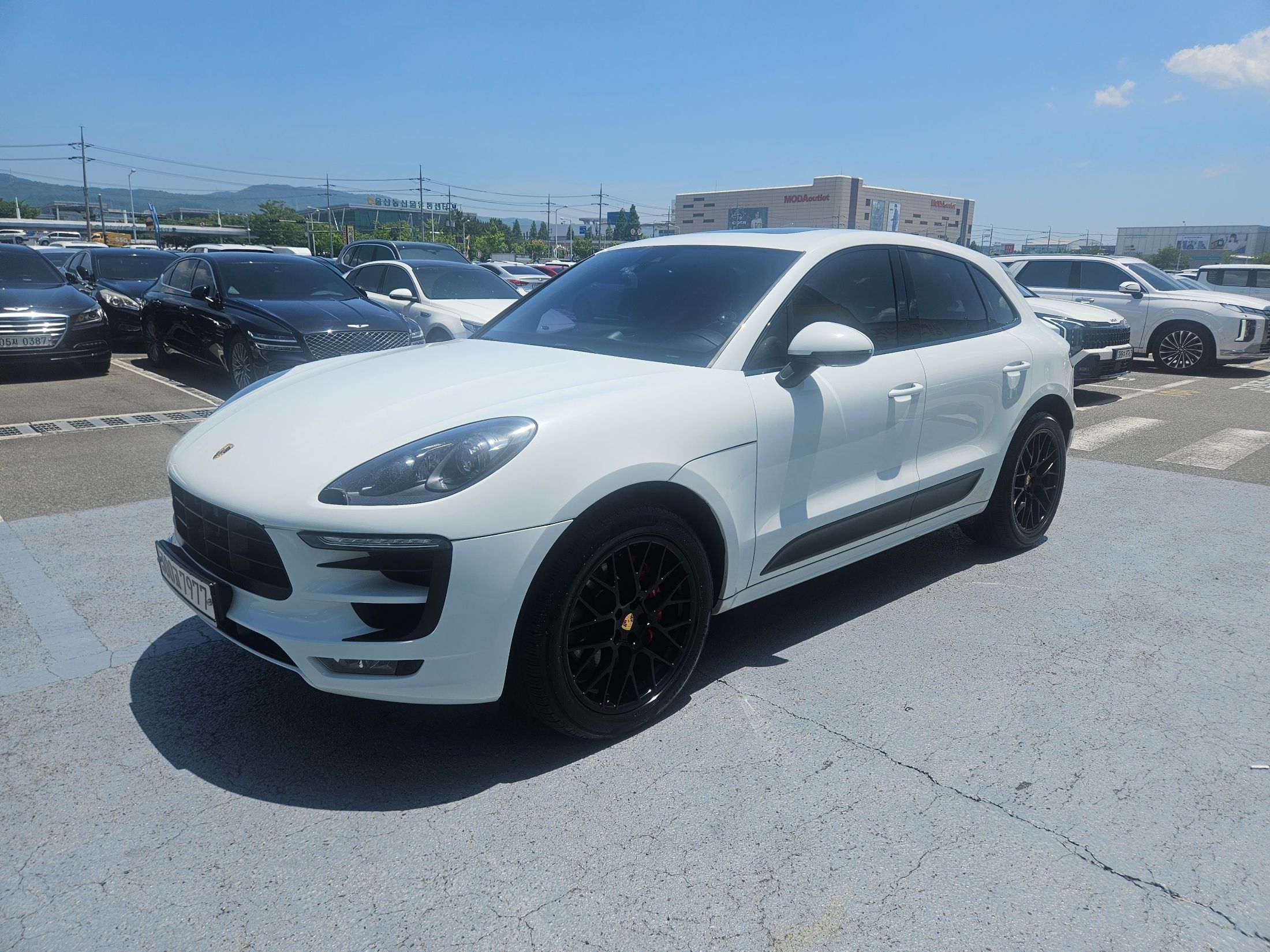PORSCHE MACAN 2016