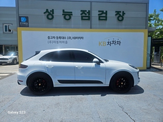 PORSCHE MACAN 2016
