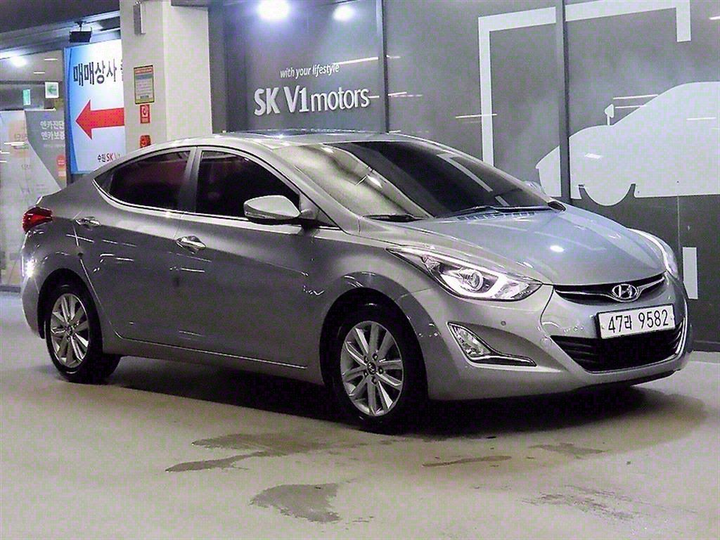 HYUNDAI AVANTE 2015