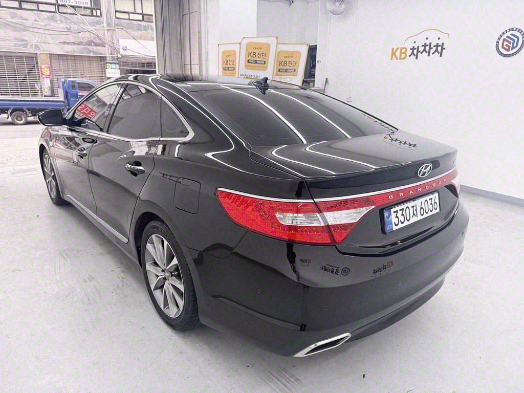 HYUNDAI GRANDEUR HG 2016