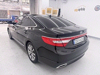 HYUNDAI GRANDEUR HG 2016