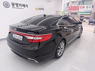 HYUNDAI GRANDEUR HG 2016