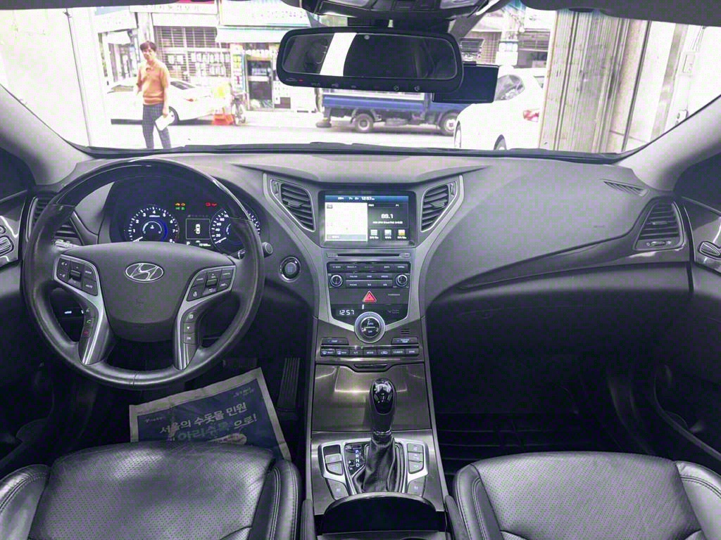 HYUNDAI GRANDEUR HG 2016