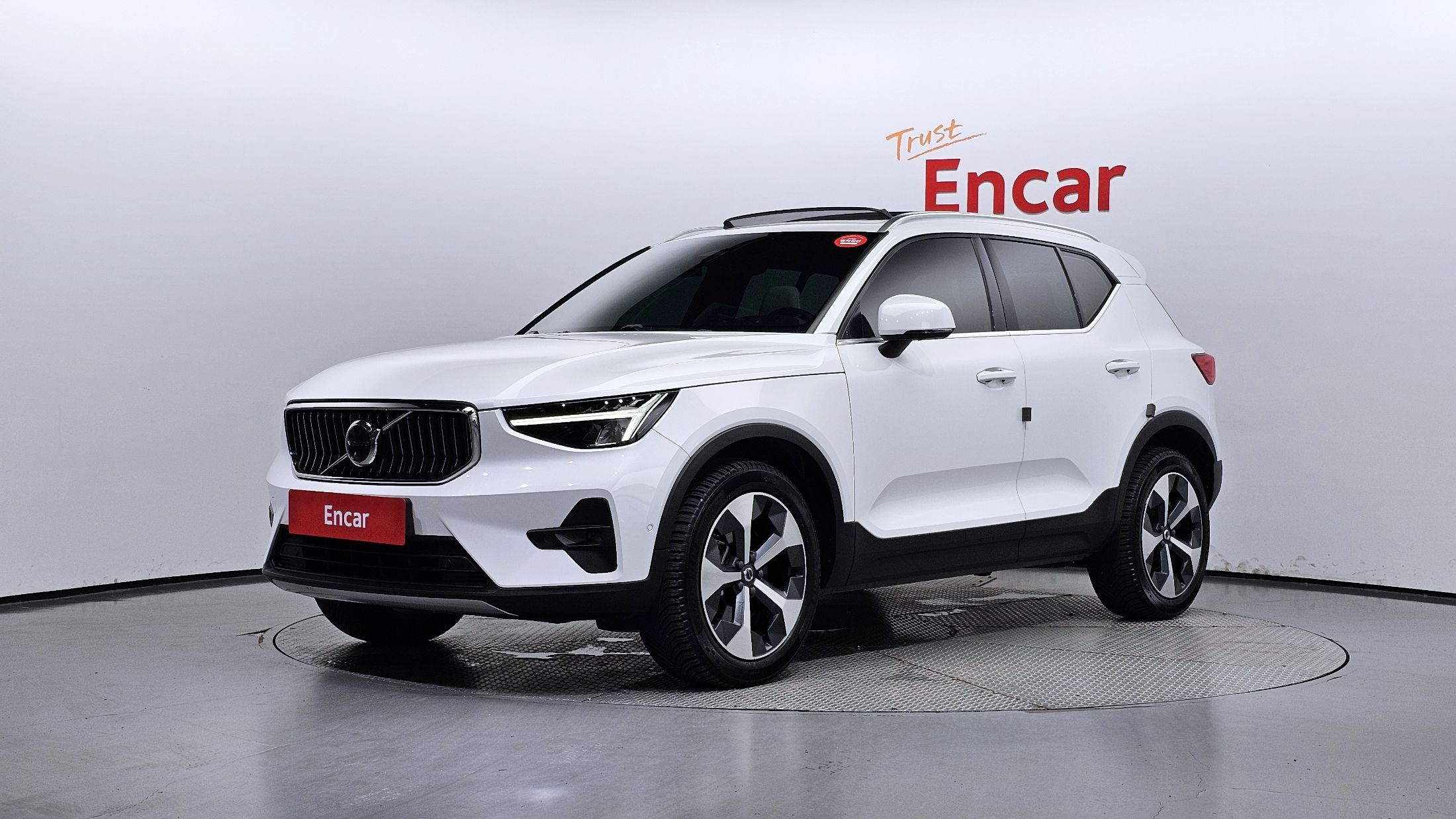 VOLVO XC40 2022