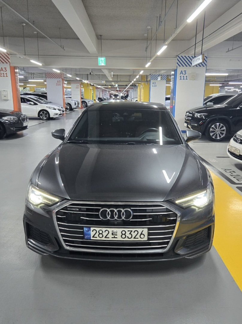 AUDI A6 C8