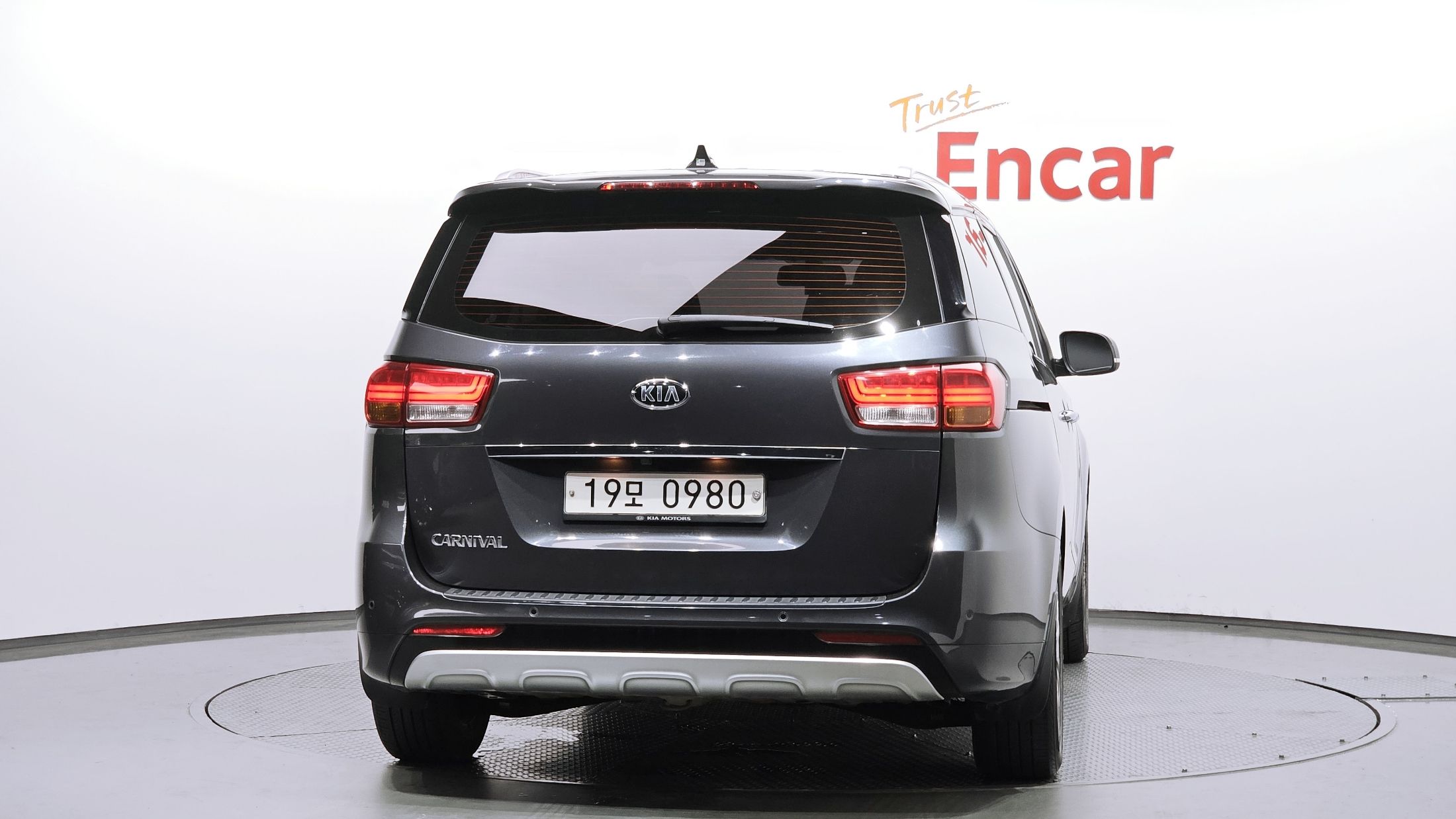 KIA CARNIVAL 2016