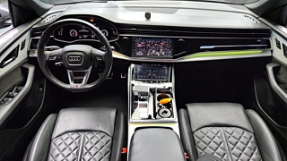 AUDI Q8 4M 2021