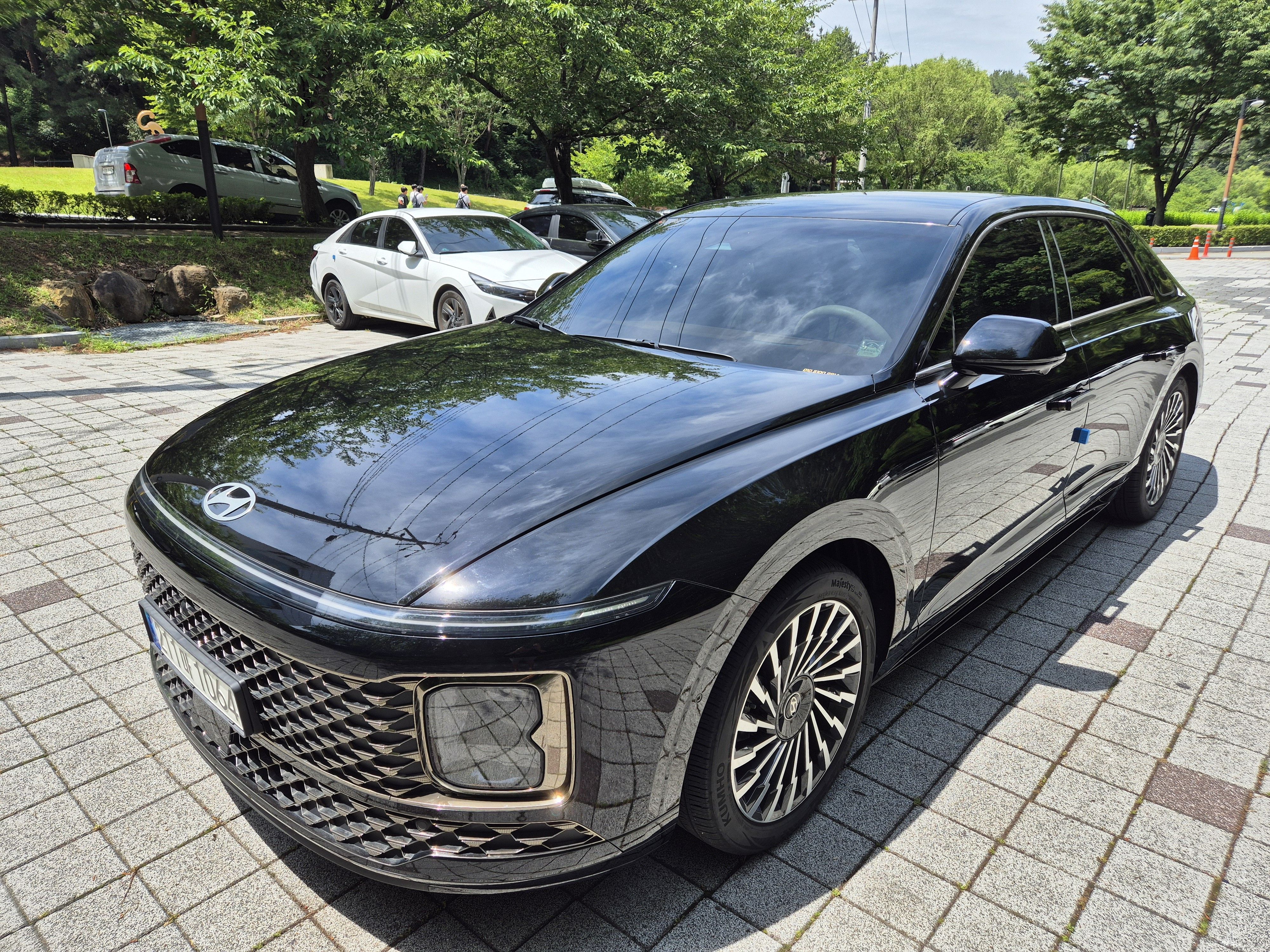 HYUNDAI GRANDEUR HYBRID GN7 2023