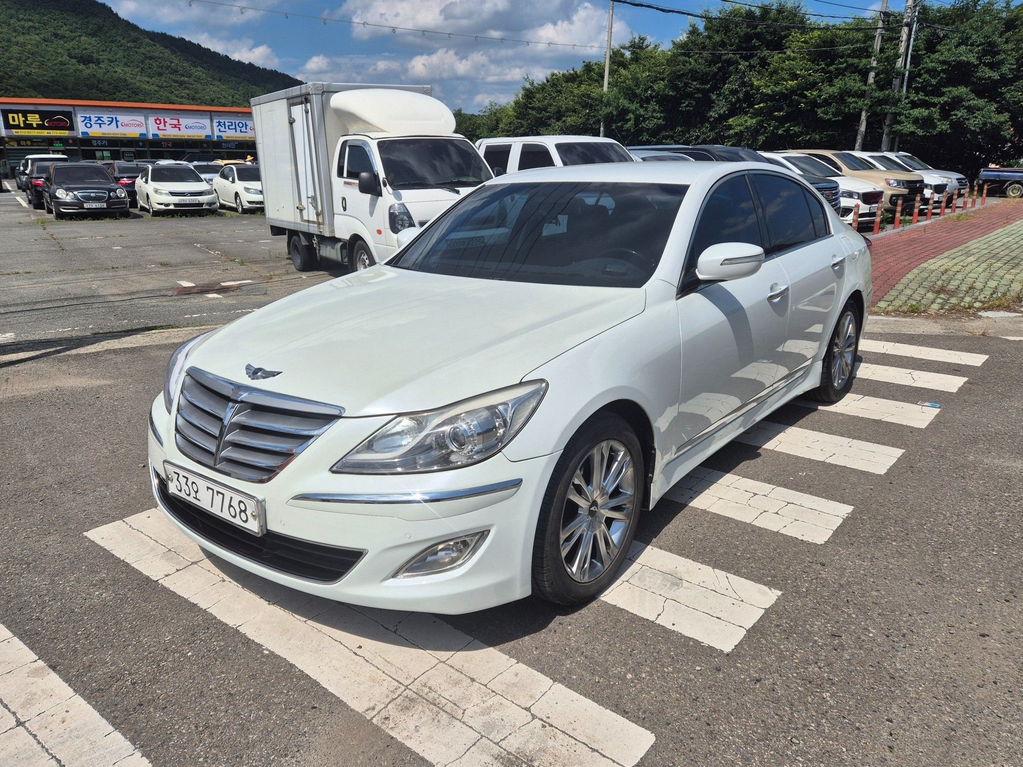 HYUNDAI GENESIS 2011