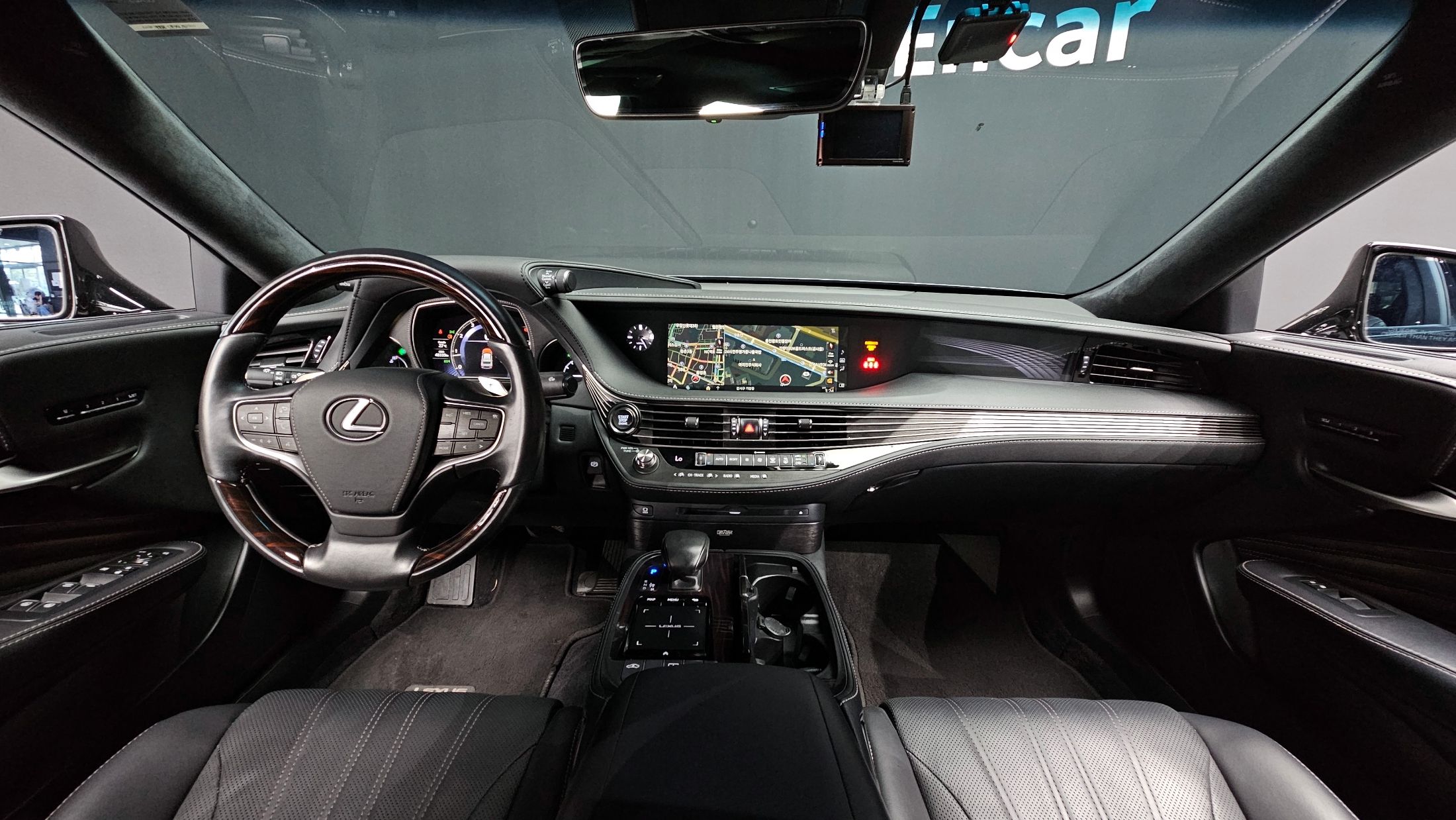 LEXUS LS500 2019