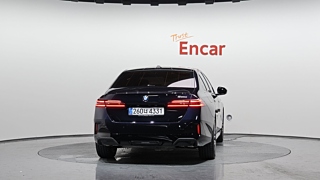 BMW 5-SERIES G60 2025